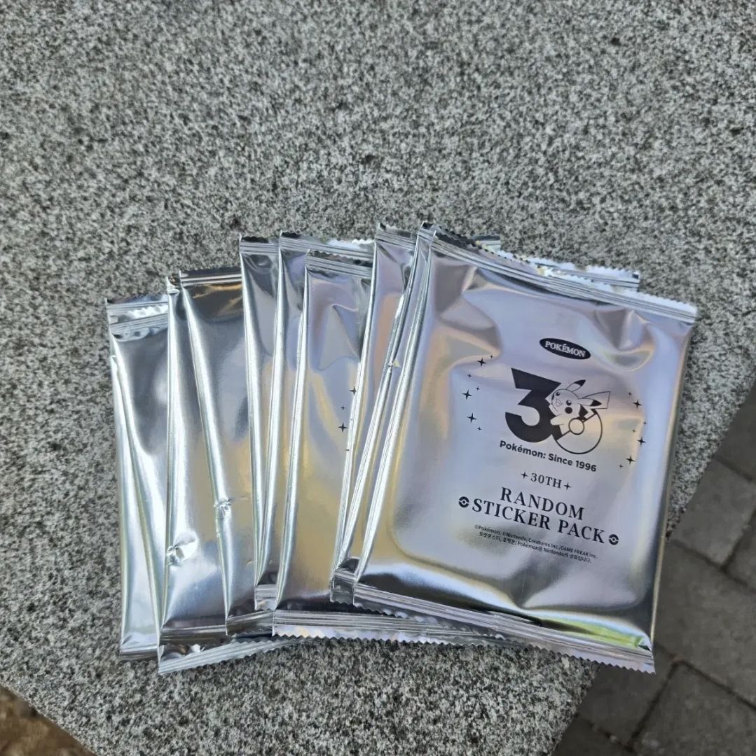 韓国限定 Olive Young ポケモン30周年ステッカー 1パック5枚入り 未開封の新品商品